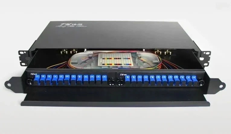 Boîte de terminaison pour le câble à fibre optique