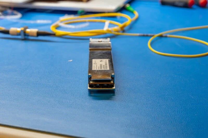 on one side, the module receives electrical signals from the device. on one side, the module receives electrical signals from the device.