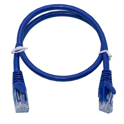 Câble réseau informatique avec connecteurs RJ45